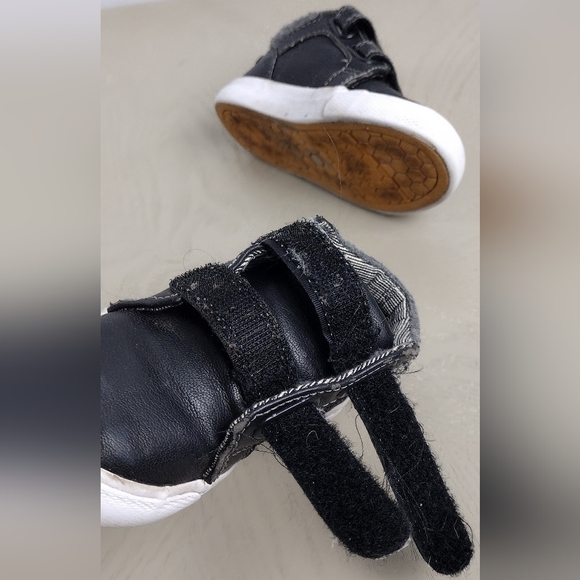 Cat & Jack Velcro Sneakers - Picture 5 of 5